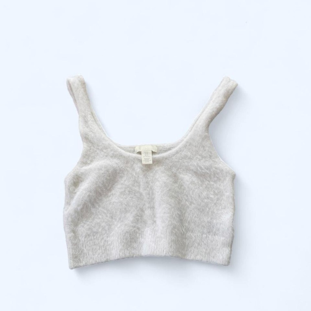 H&M white knitted fuzzy‎ crop top Size M